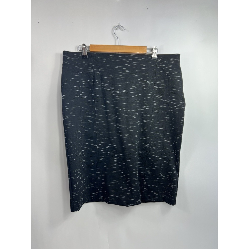 NWT Counterparts Pull On Skirt Women Sz 18 Black White Specks Stretch